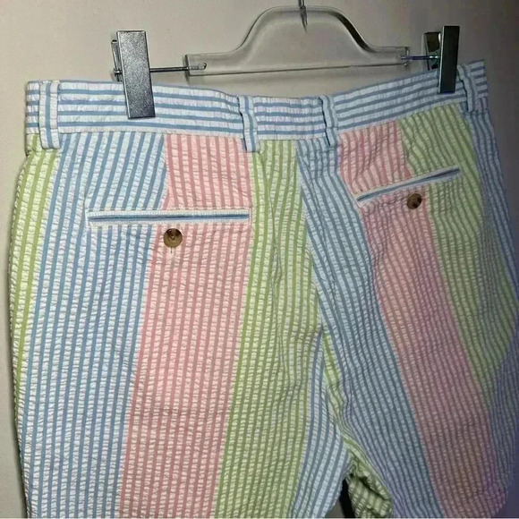 Vineyard Vines Men's 'Kentucky Derby' Multicolor Striped Breaker Shorts; Size 34 - Picture 4 of 7